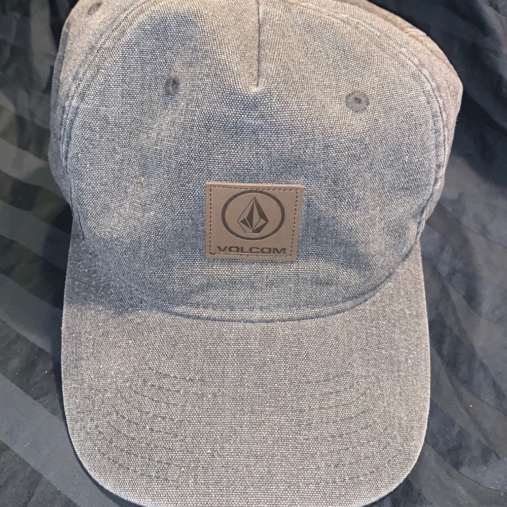 VOLCOM VELCRO CAP HAT